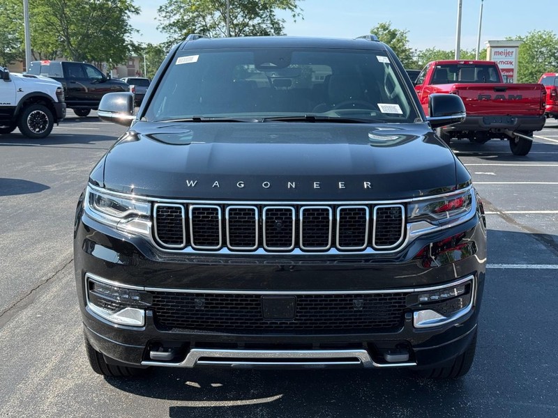 Jeep Wagoneer Vehicle Full-screen Gallery Image 11