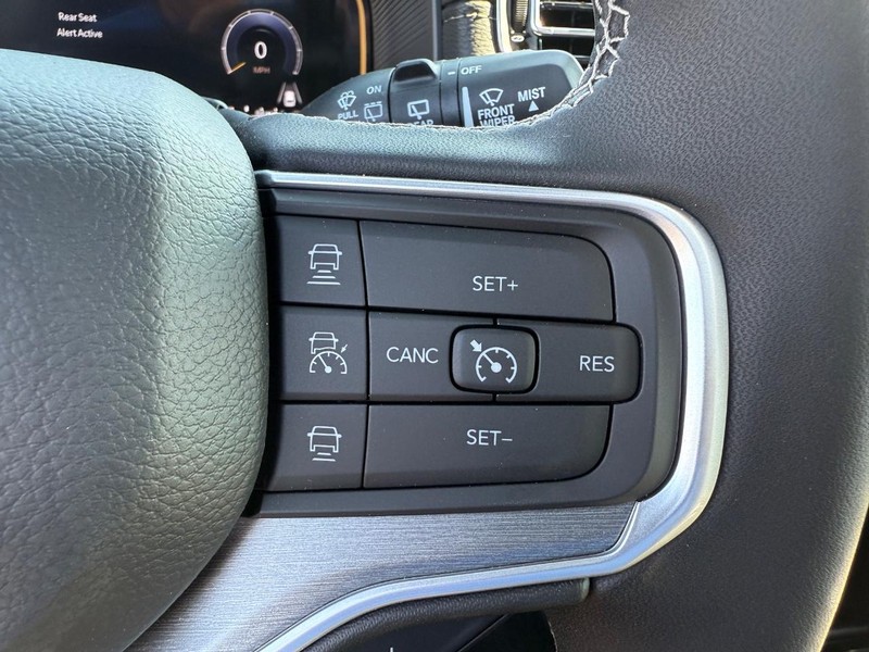 Jeep Wagoneer Vehicle Full-screen Gallery Image 24