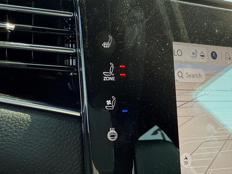 Jeep Wagoneer Vehicle Full-screen Gallery Image 26