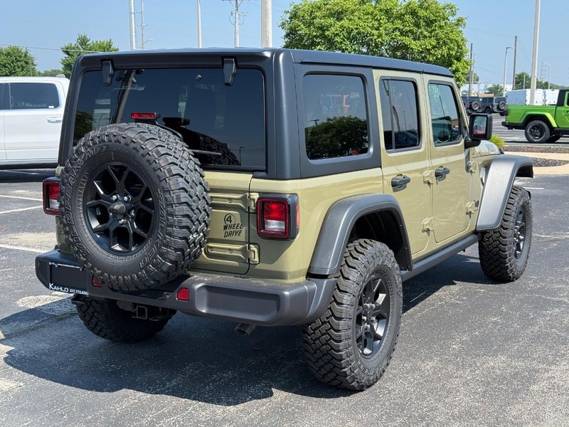 Jeep Wrangler Vehicle Full-screen Gallery Image 3