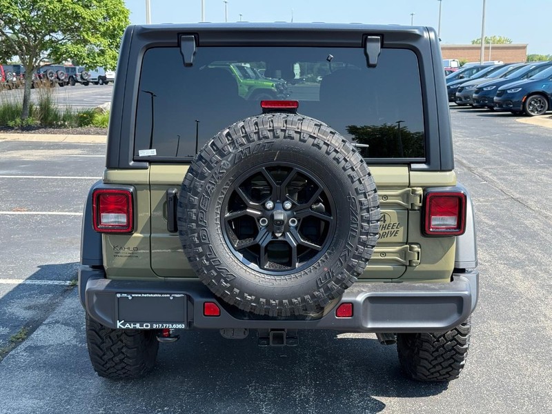 Jeep Wrangler Vehicle Full-screen Gallery Image 4