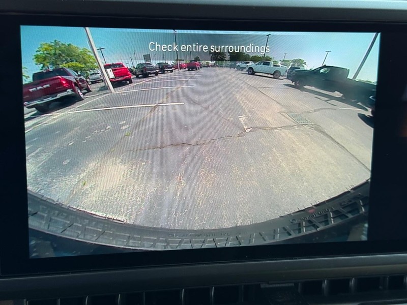 Jeep Wrangler Vehicle Full-screen Gallery Image 25