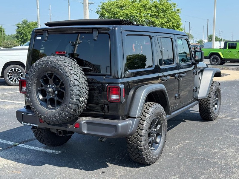 Jeep Wrangler Vehicle Full-screen Gallery Image 3