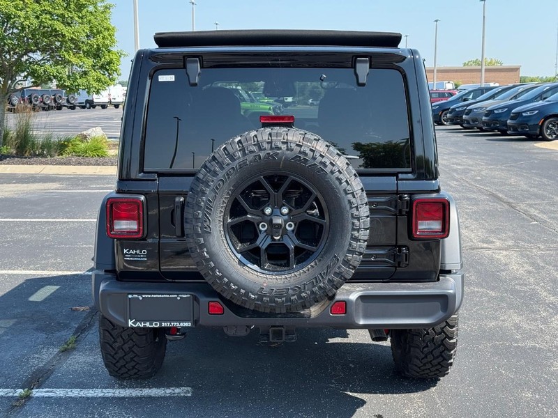 Jeep Wrangler Vehicle Full-screen Gallery Image 4