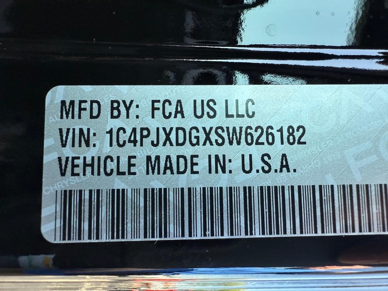 Jeep Wrangler Vehicle Full-screen Gallery Image 34