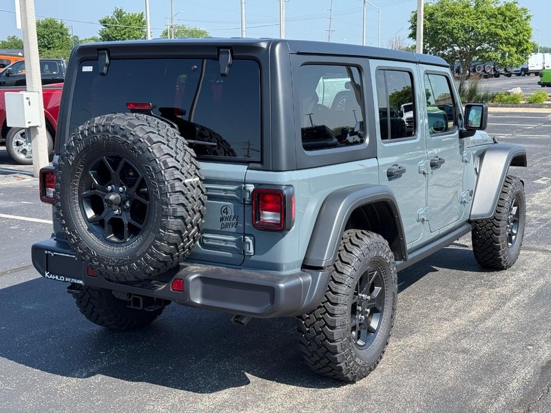 Jeep Wrangler Vehicle Full-screen Gallery Image 3