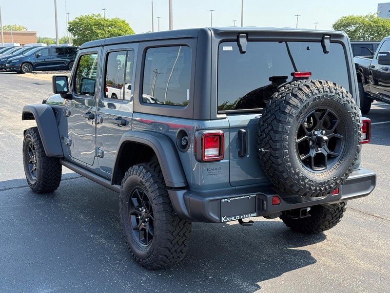 Jeep Wrangler Vehicle Full-screen Gallery Image 5