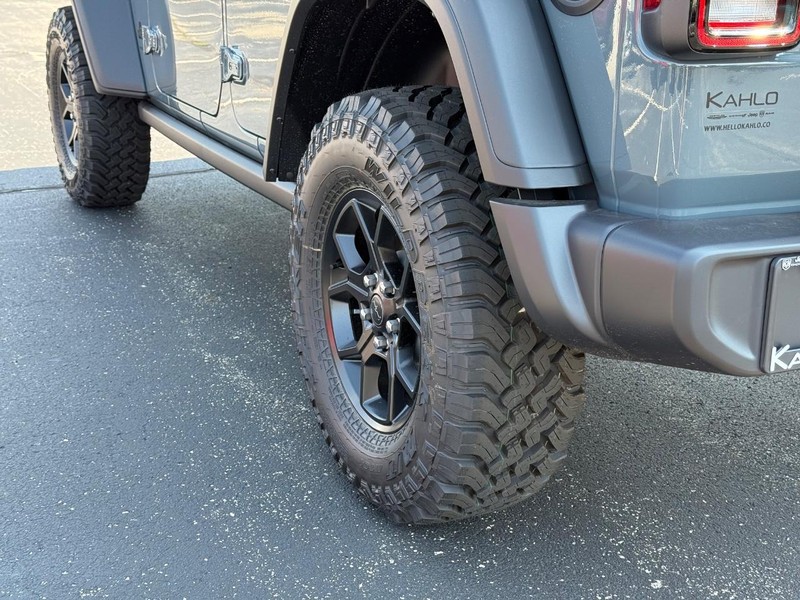 Jeep Wrangler Vehicle Full-screen Gallery Image 6