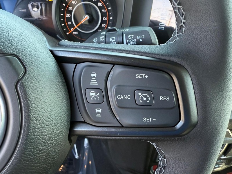 Jeep Wrangler Vehicle Full-screen Gallery Image 21