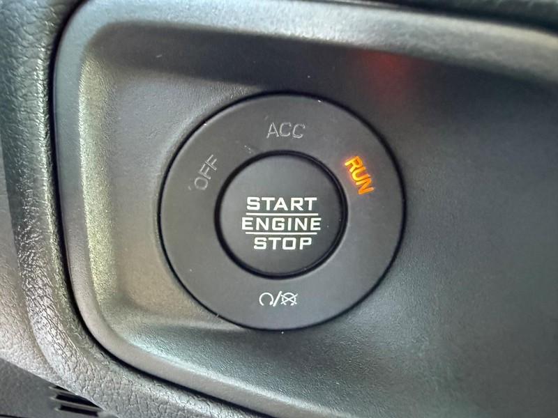 Jeep Wrangler Vehicle Full-screen Gallery Image 22