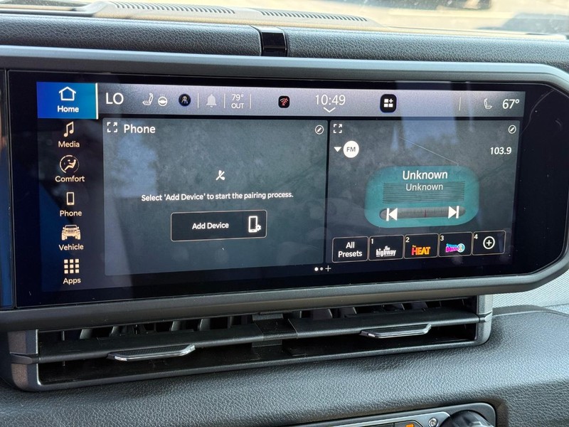 Jeep Wrangler Vehicle Full-screen Gallery Image 24