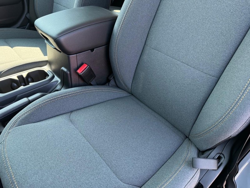 Jeep Wrangler Vehicle Full-screen Gallery Image 31