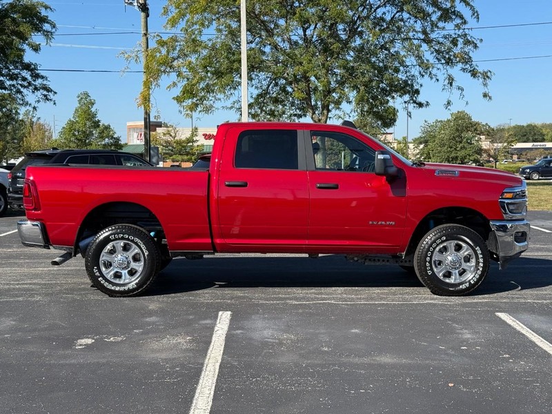 Ram 2500 Vehicle Full-screen Gallery Image 2