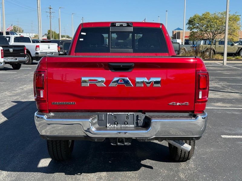 Ram 2500 Vehicle Full-screen Gallery Image 4