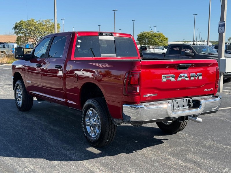 Ram 2500 Vehicle Full-screen Gallery Image 5