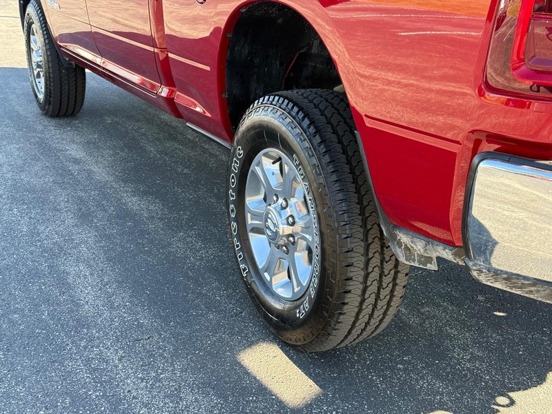 Ram 2500 Vehicle Full-screen Gallery Image 6