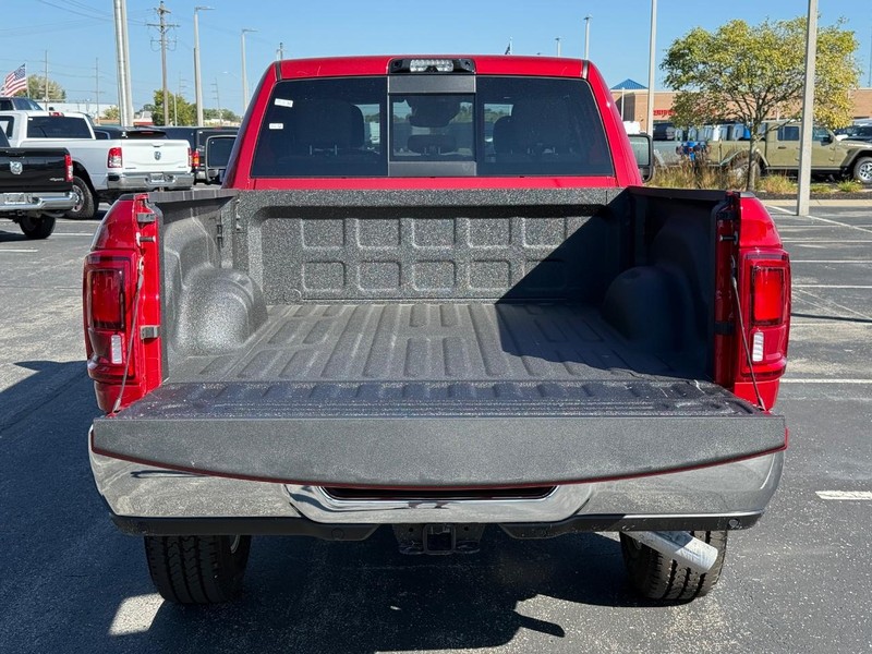 Ram 2500 Vehicle Full-screen Gallery Image 7