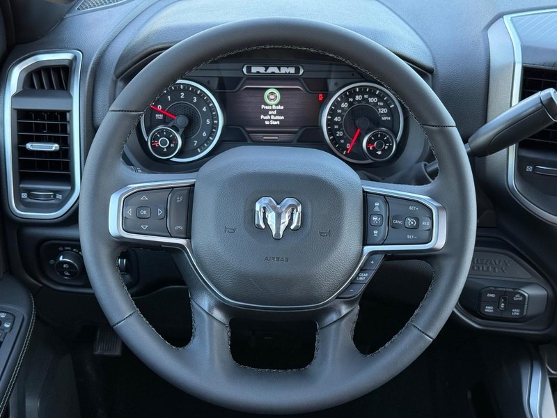 Ram 2500 Vehicle Full-screen Gallery Image 13