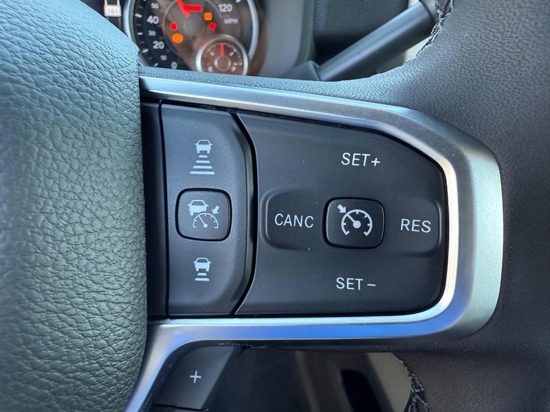 Ram 2500 Vehicle Full-screen Gallery Image 20