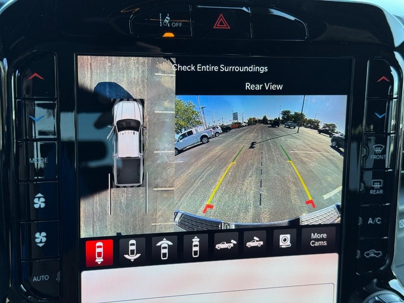 Ram 2500 Vehicle Full-screen Gallery Image 24