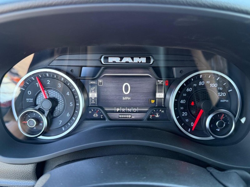 Ram 2500 Vehicle Full-screen Gallery Image 27