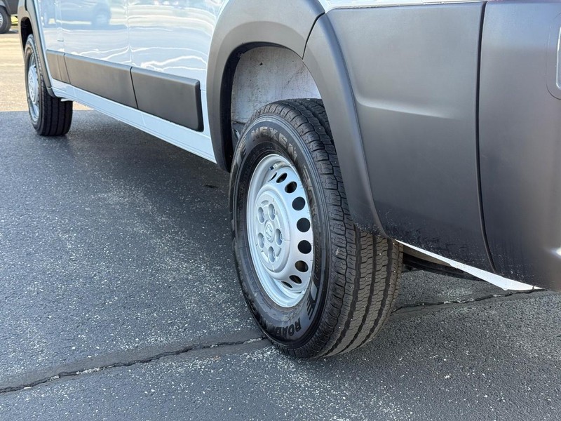 Ram ProMaster Cargo Van Vehicle Full-screen Gallery Image 6