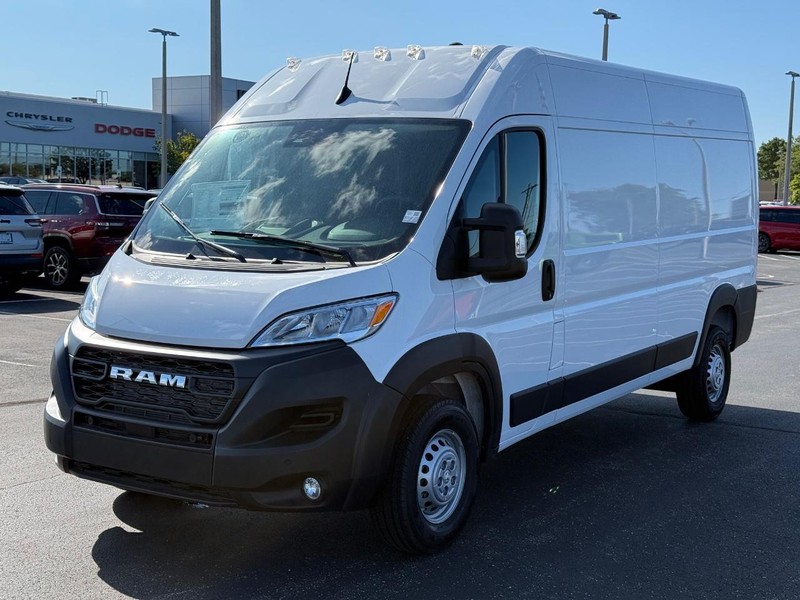 Ram ProMaster Cargo Van Vehicle Full-screen Gallery Image 8