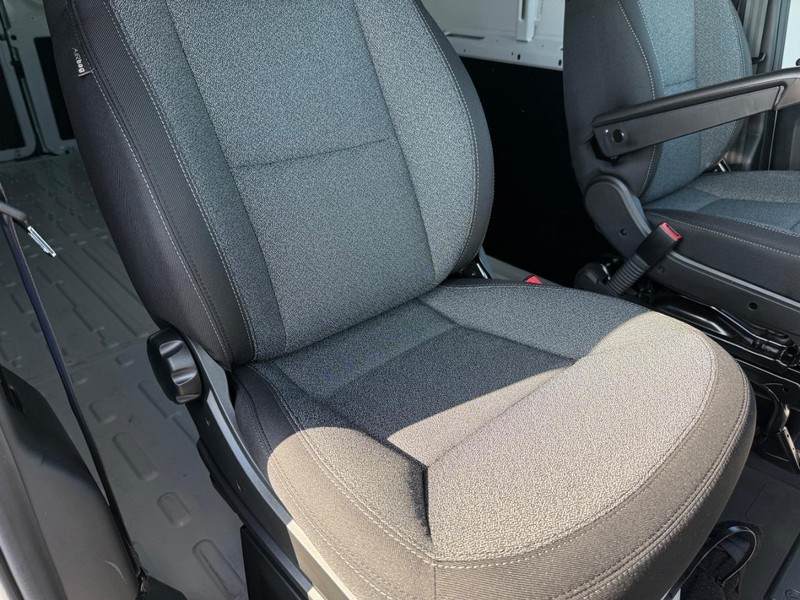 Ram ProMaster Cargo Van Vehicle Full-screen Gallery Image 16