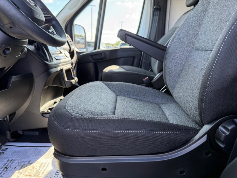 Ram ProMaster Cargo Van Vehicle Full-screen Gallery Image 18