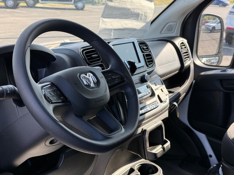 Ram ProMaster Cargo Van Vehicle Full-screen Gallery Image 19