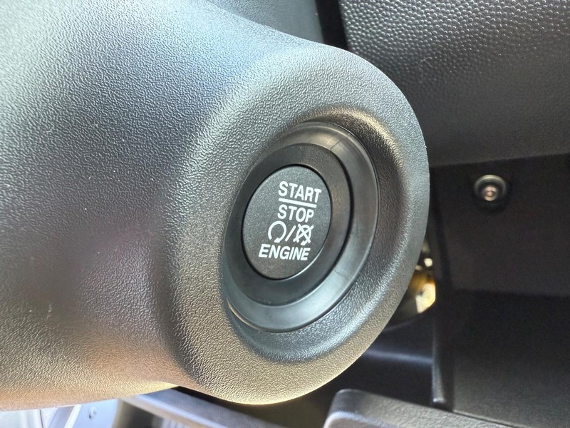 Ram ProMaster Cargo Van Vehicle Full-screen Gallery Image 22