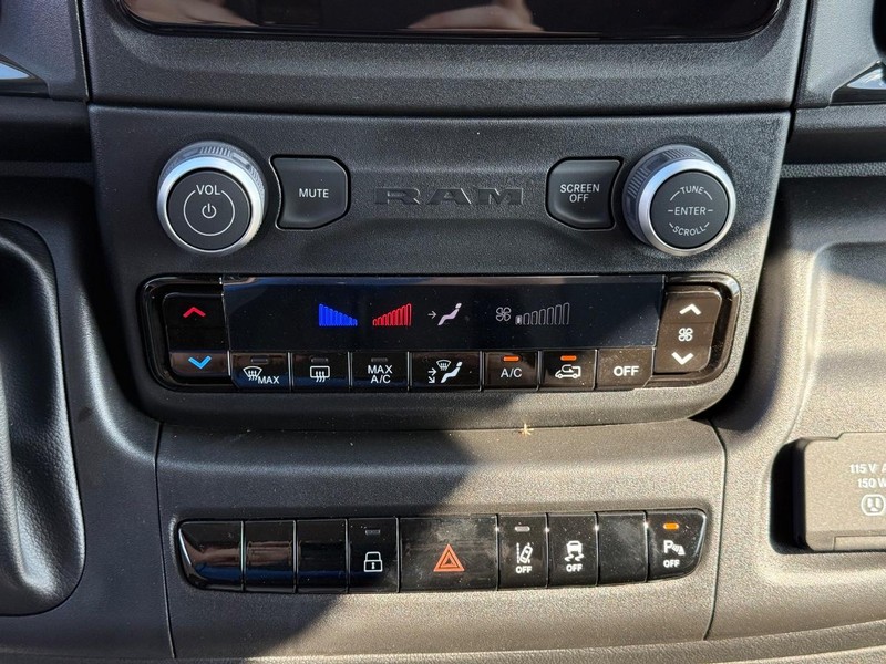 Ram ProMaster Cargo Van Vehicle Full-screen Gallery Image 25