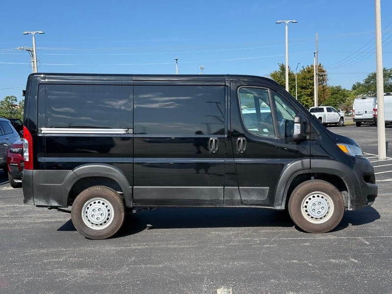 Ram ProMaster Cargo Van Vehicle Full-screen Gallery Image 2