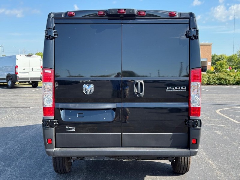 Ram ProMaster Cargo Van Vehicle Full-screen Gallery Image 4