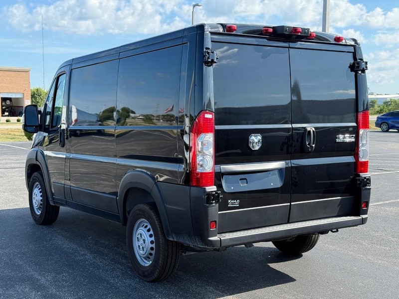 Ram ProMaster Cargo Van Vehicle Full-screen Gallery Image 5