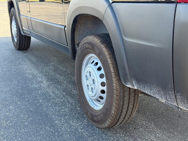 Ram ProMaster Cargo Van Vehicle Full-screen Gallery Image 6