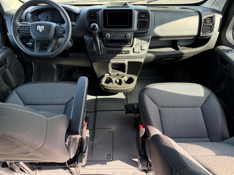 Ram ProMaster Cargo Van Vehicle Full-screen Gallery Image 13
