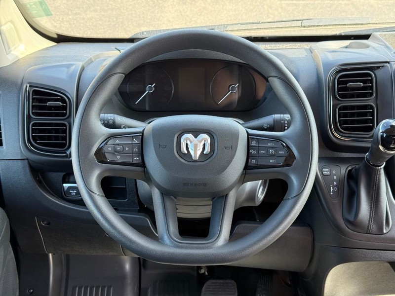 Ram ProMaster Cargo Van Vehicle Full-screen Gallery Image 14