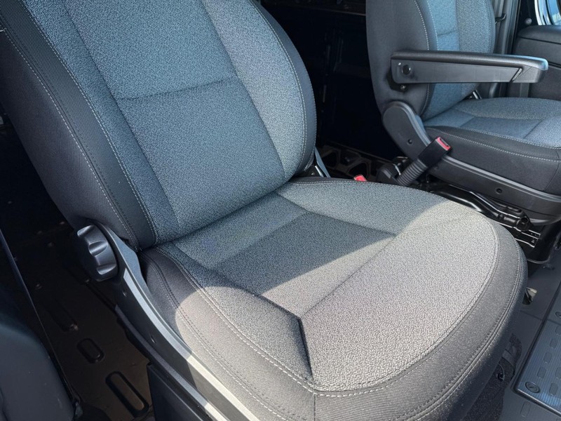 Ram ProMaster Cargo Van Vehicle Full-screen Gallery Image 16