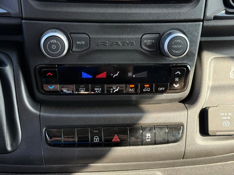 Ram ProMaster Cargo Van Vehicle Full-screen Gallery Image 25