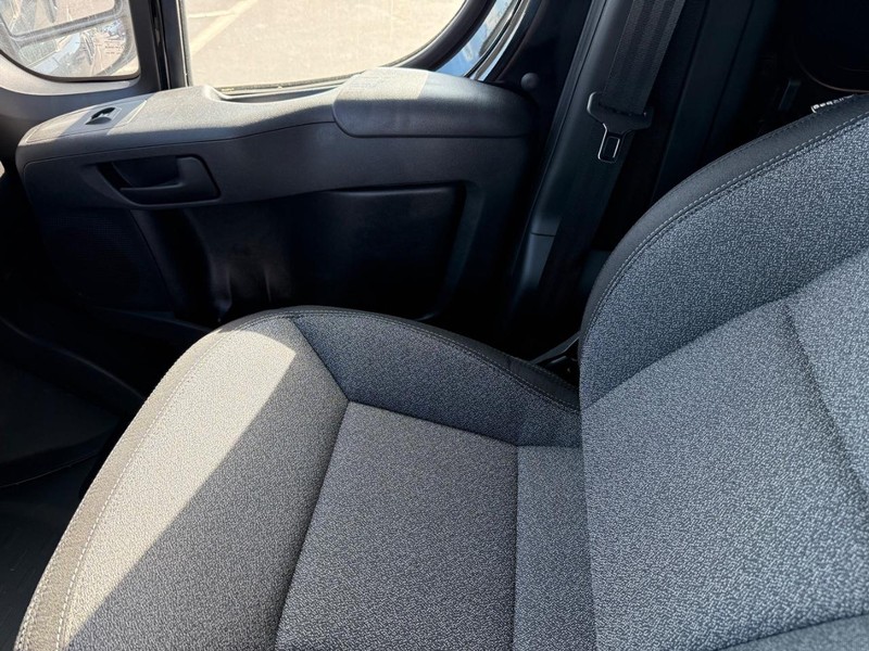 Ram ProMaster Cargo Van Vehicle Full-screen Gallery Image 27