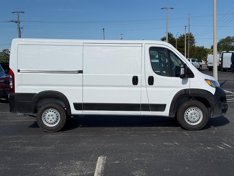 Ram ProMaster Cargo Van Vehicle Full-screen Gallery Image 2