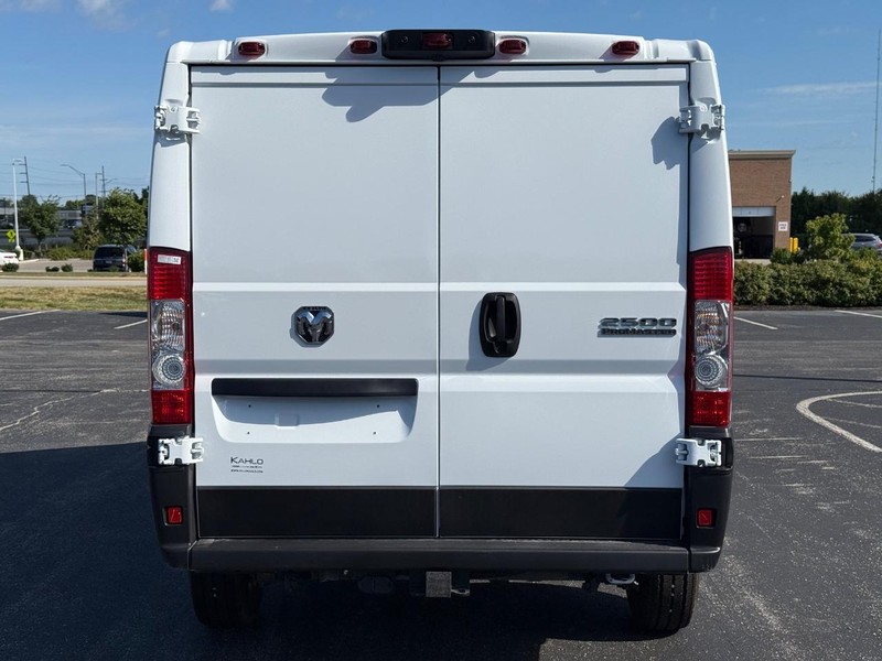 Ram ProMaster Cargo Van Vehicle Full-screen Gallery Image 4