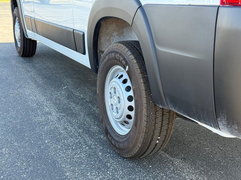 Ram ProMaster Cargo Van Vehicle Full-screen Gallery Image 6