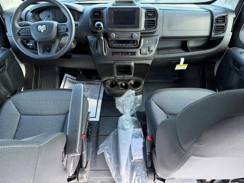 Ram ProMaster Cargo Van Vehicle Full-screen Gallery Image 13