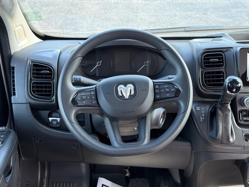 Ram ProMaster Cargo Van Vehicle Full-screen Gallery Image 14