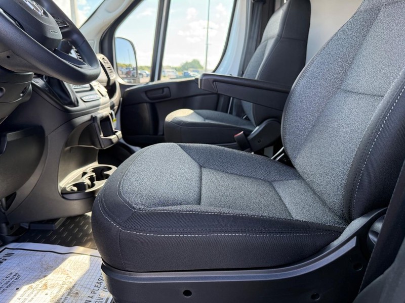 Ram ProMaster Cargo Van Vehicle Full-screen Gallery Image 18
