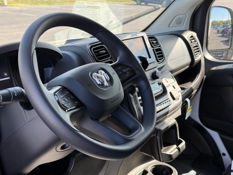 Ram ProMaster Cargo Van Vehicle Full-screen Gallery Image 19