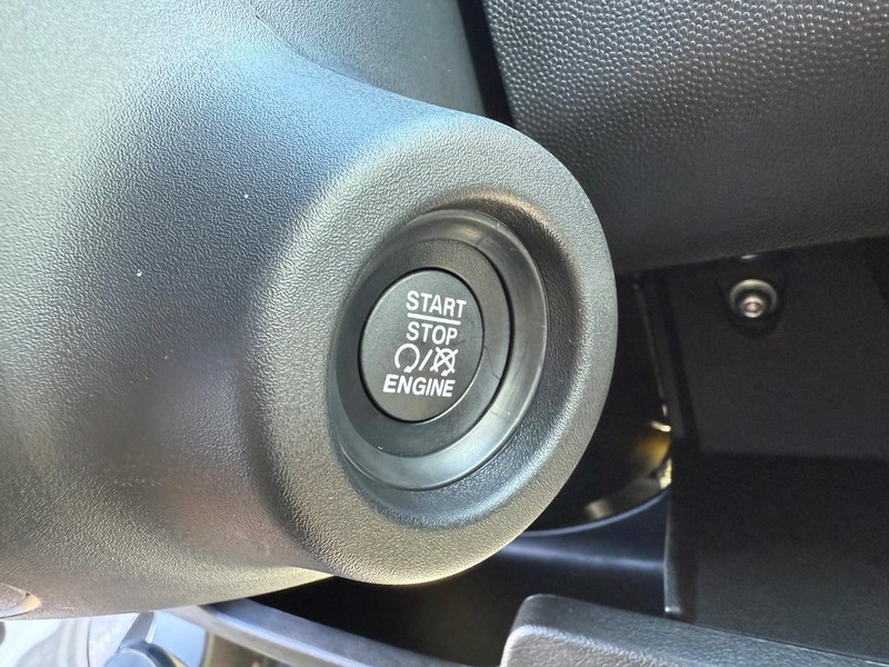 Ram ProMaster Cargo Van Vehicle Full-screen Gallery Image 22