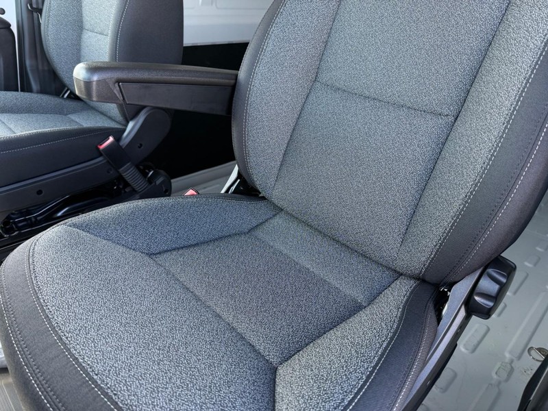 Ram ProMaster Cargo Van Vehicle Full-screen Gallery Image 29